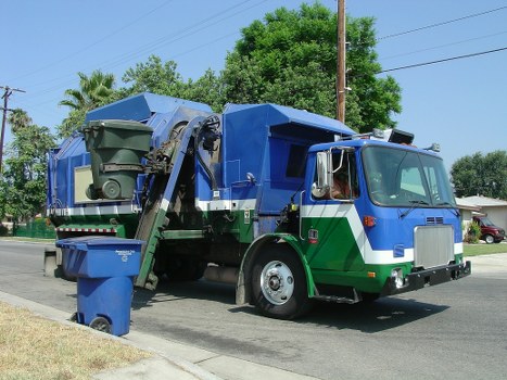 Commercial waste removal services in Hornsey